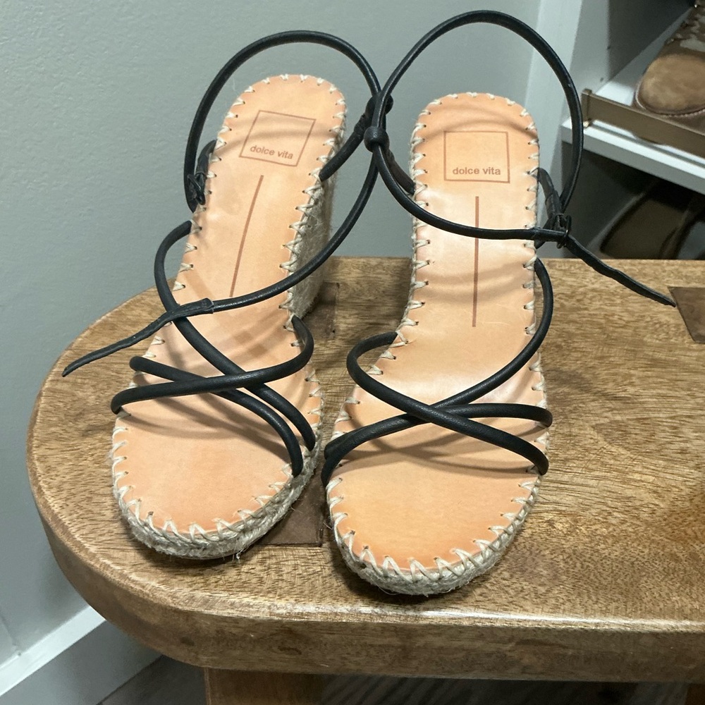 NWOT Dolce Vita Black Wedge Sandals